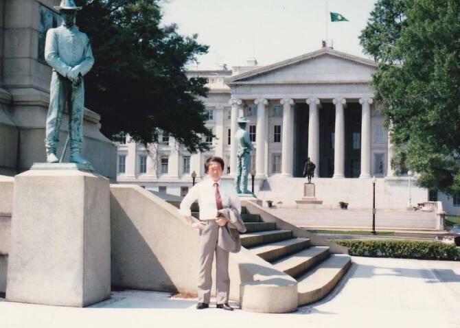 ホワイトハウス構内にて ホワイトハウス構内にて