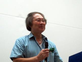名誉会員の称号を授与される 名誉会員の称号を授与される