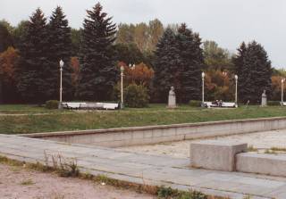 モスクワ大学キャンパス内　噴水池枯渇 