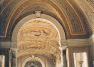 燭台のギャラリー システィーナ礼拝堂への回廊口　