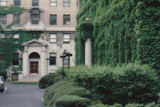 �t�@�E���_�[�Y�E�z�[��