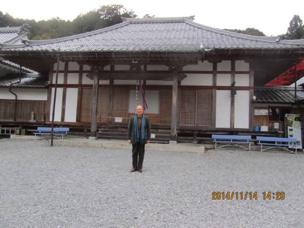 清龍寺本堂前で 清龍寺本堂前で